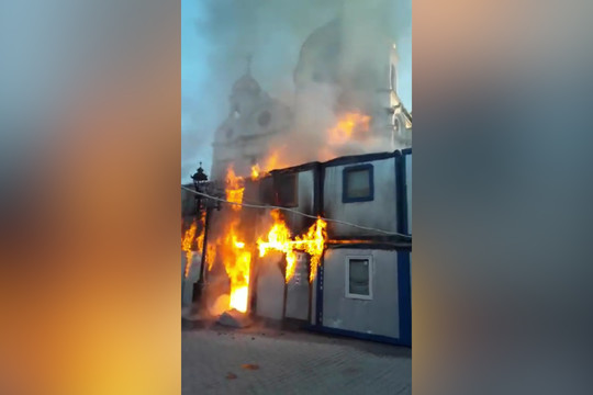 В Москве вспыхнули бытовки храма Христа Спасителя