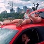 Госавтоинспекция поймала блогера, который катался по Казани на крыше машины в одних трусах