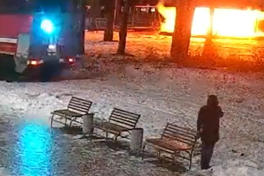 В Дербышках спалили беседку – МЧС ищет очевидцев