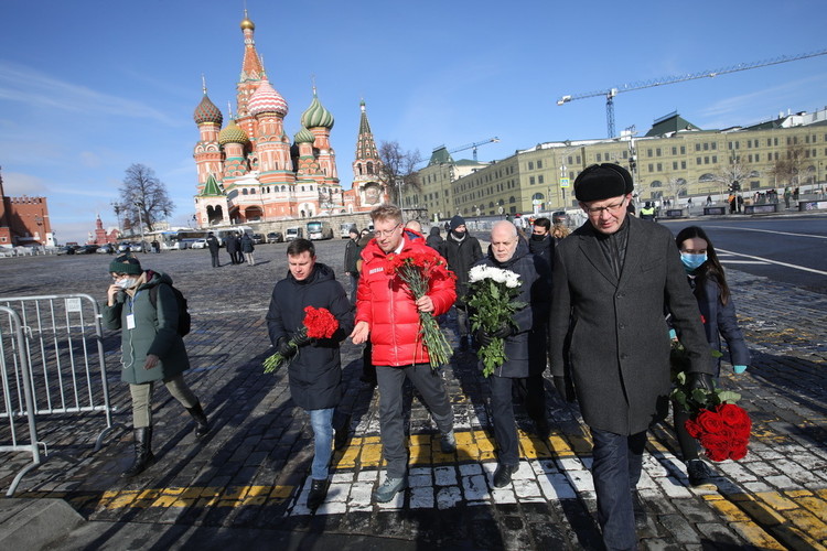 В центре Москвы проходит акция памяти Бориса Немцова