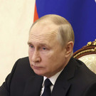 Путин поручил противодействовать «излишнему использованию иностранной лексики»