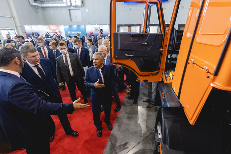 Машфорум на KazanSummit-2021: КАМАЗу «прописали» роботизацию и электрокары