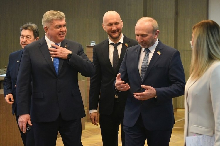 Сессия горсовета Челнов: налоговые должники выплатили городу 118 миллионов рублей