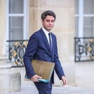 Макрон со второго раза принял отставку премьер-министра Франции 