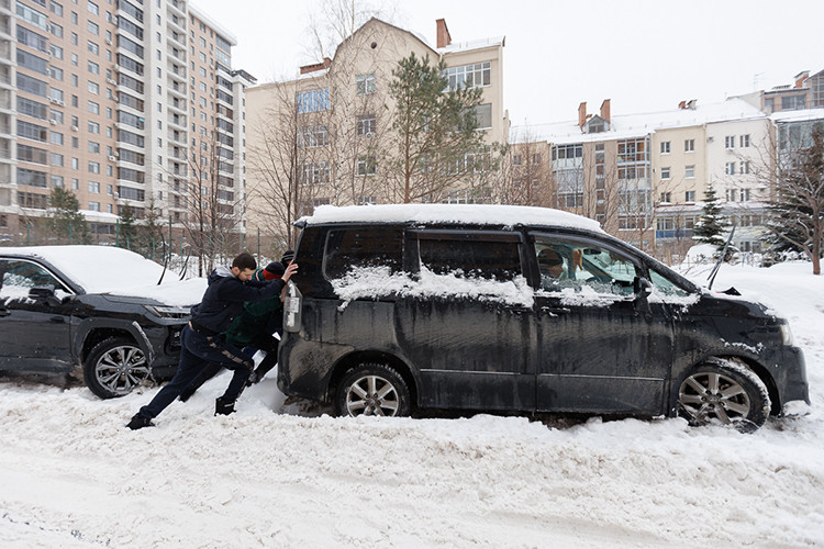 Как Казань снова накрывает снегом