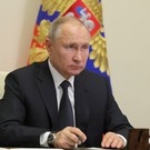 Путин поручил проработать вопрос индексации пенсий для работающих пенсионеров​