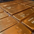 Стоимость золота обновила исторический максимум, поднявшись выше $2,6 тысячи