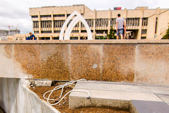 «У площади нет хозяина, и некому ее закончить. А нужно просто мэру топнуть ногой…»