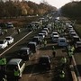 Во Франции начались массовые протесты против повышения цен на бензин, один человек погиб