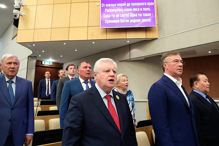 Главное к 18:00: Госдума приняла ряд законов на случай спецопераций за рубежом, Янукович призвал украинцев «сохранить то, что осталось»