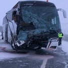 Автобус Челны – Казань на трассе М7 столкнулся со снегоуборщиком, есть пострадавшие