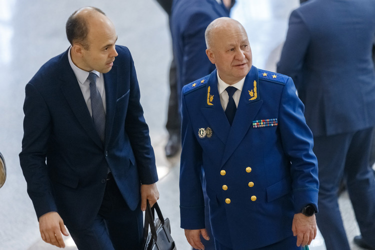 Госсовет РТ поддержал запрет усыновлять детей лицам, сменившим пол