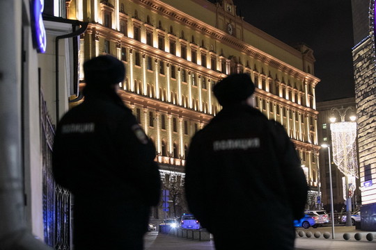 В Москве неизвестный с автоматом атаковал здание ФСБ на Лубянке