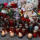 Возле «Крокуса» проходит благотворительный концерт в память о погибших в теракте