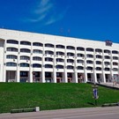 Неизвестный бросил три бутылки коктейля Молотова в здание правительства Владимирской области