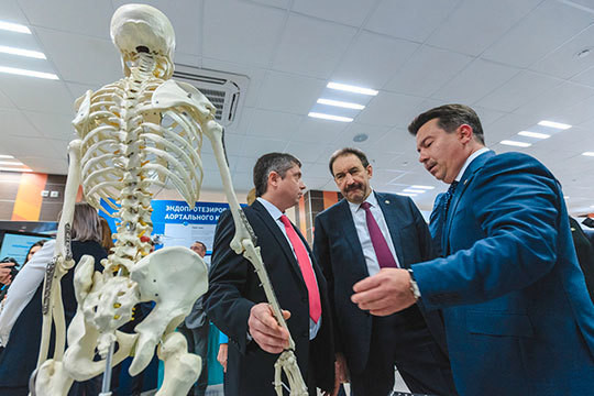 Марат Садыков намерен «схантить» 300 врачей. В помощь – жилищные программы и места в детских садах