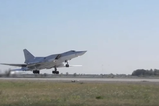 Казанские Ту-22М3 разбомбили условные цели противника