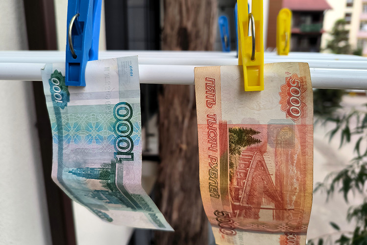 Рубль опять «слили»: $100 млрд спокойно выпустили из России
