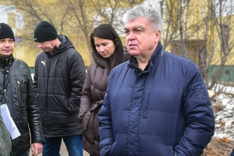 «Попросить в удобной тактичной форме!»: Магдеев и ФНС ищут управу на неплательщиков налогов