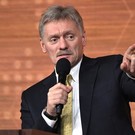 Песков отказался комментировать возможное признание движения ЛГБТ экстремистским