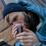 В Москве люди с палатками и пледами три дня ждут начала продаж новых iPhone – фоторепортаж