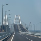 Движение по Крымскому мосту запустили по одной полосе