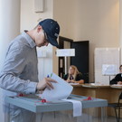 На 15:00 явка избирателей на выборах депутатов Госсовета РТ составила 48,7%