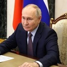 Путин подписал закон об освобождении от наказания подсудимых, проходящих военную службу