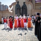 В Казани возложили цветы к памятнику Петру и Февронии