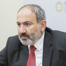 Вертолет Пашиняна экстренно сел на стадионе в Ванадзоре