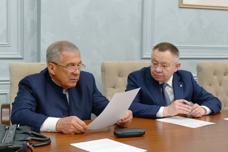 Минниханов и Файзуллин провели в Москве совещание по мерам поддержки стройотрасли