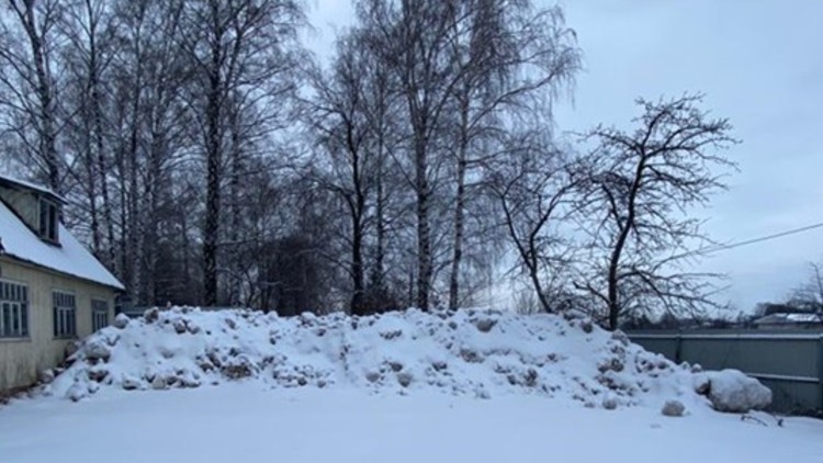 В Приволжском районе Казани обнаружили свалку грязного снега