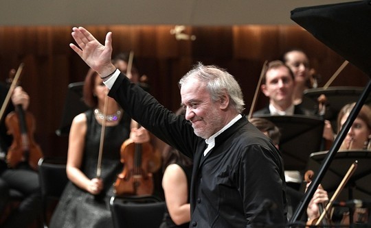 Российский дирижер Валерий Гергиев не смог руководить спектаклем в Венской опере из-за опоздания