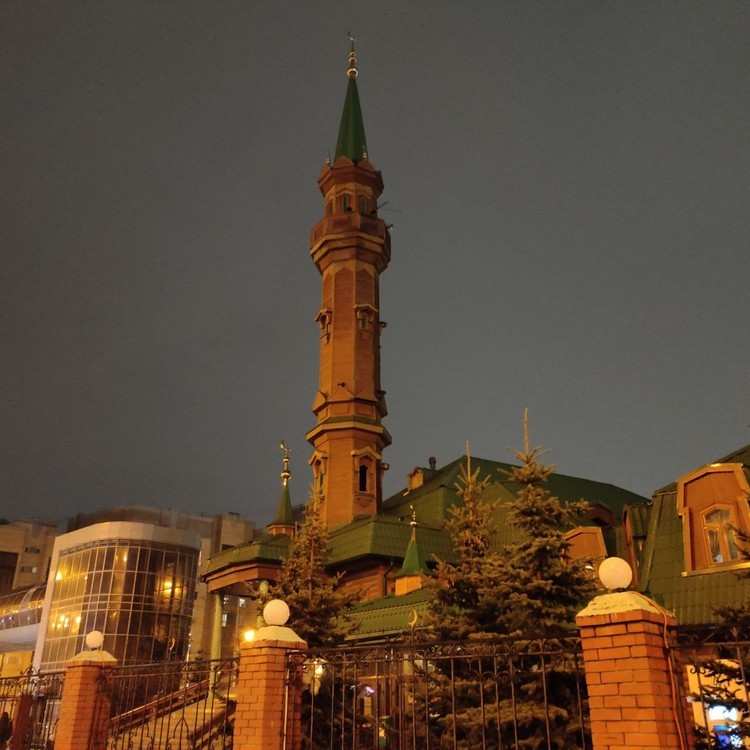 ​В казанской мечети «Казан нуры» встречают ночь Предопределения