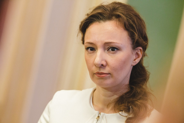 Вице-спикер Госдумы Анна Кузнецова: ограничение абортов прорабатывают на  федеральном уровне