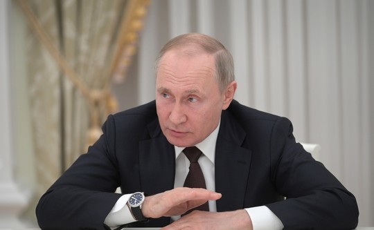 Путин одобрил поправку об обнулении его президентских сроков