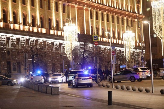 вечерняя лубянка москва. возвращение исторического облика лубянки. лубянка никольская. лубянка. песня лубянка слушать.