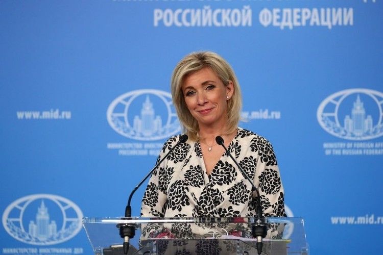 Мария Захарова пошутила над заявлением главы МИДа Великобритании о намерении России захватить Прибалтику