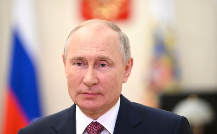 Путин поощрил татарстанцев почетными званиями и медалями