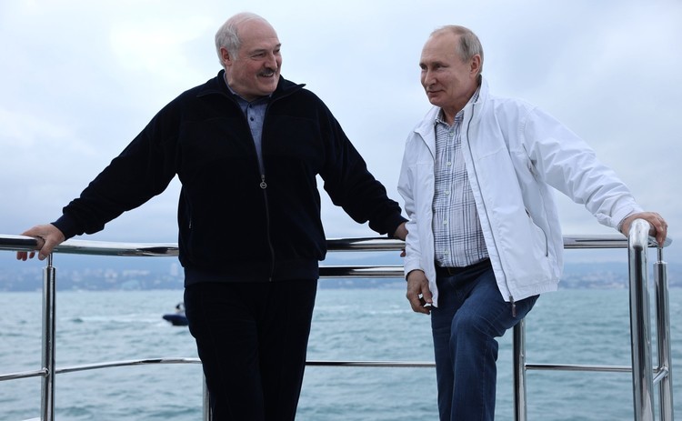 Лукашенко пожаловался, что Путин не берет его с собой в Туву