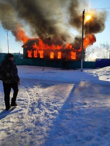 В Татарстане инвалид не смог выбраться из охваченного огнем дома и погиб