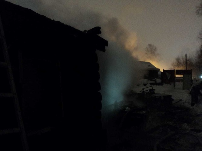 В Казани пожилой мужчина погиб при ночном пожаре в частном доме