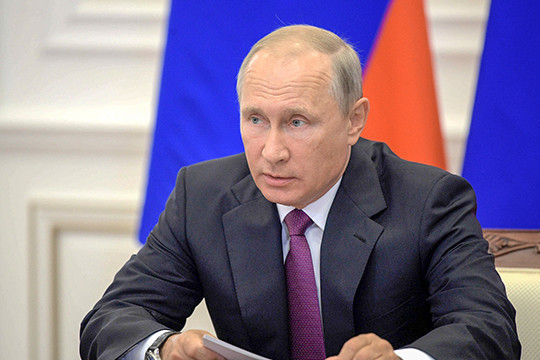 Путин подписал законы о расширении программы маткапитала, бесплатном питании младших школьников и звании «Город трудовой доблести»