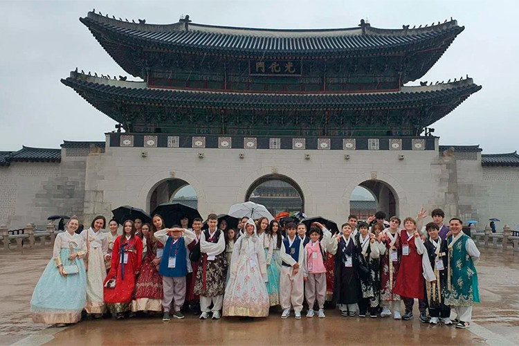 «Сильная сторона A-Level и главное отличие &mdash; это ранняя глубокая профилизация. Ребенок выбирает три предмета и более и изучает их от 7 до 10 часов в неделю»