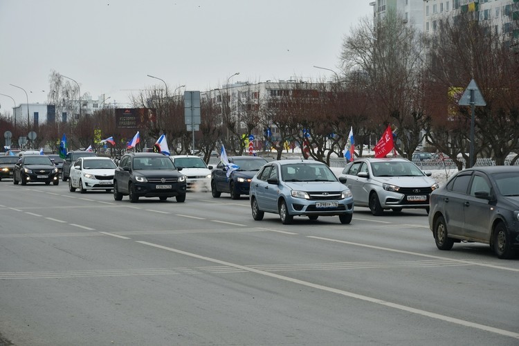 В Челнах и Нижнекамске состоялся автопробег в поддержку Российской армии на Украине
