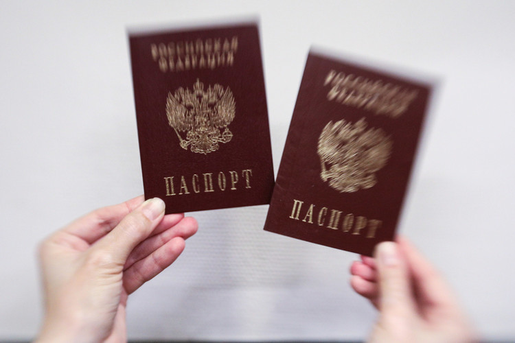 В 2023 году почти 70 тысяч россиян получили гражданство или ВНЖ других  стран – это в 2 раза больше, чем в 2022-м