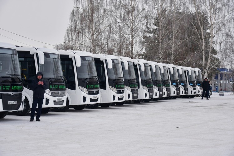Сибур автобусы нижнекамск. Автобусы Нижнекамск. Первая партия новых автобусов в Калуге. Сунтар новый автобус. Нижнекамск автобусы эко.
