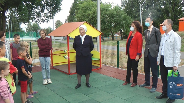Сотрудники ФСБ поздравили с новым учебным годом воспитанников детского дома в Лаишево