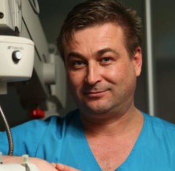 Расческов Александр  Юрьевич, директор, главный врач ООО «​Глазная хирургия Расческов»