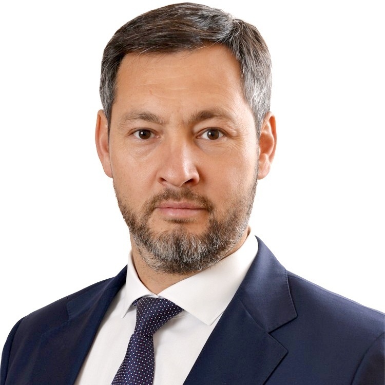 Коробченко Олег Владимирович, заместитель Премьер-министра РТ – министр промышленности и торговли РТ